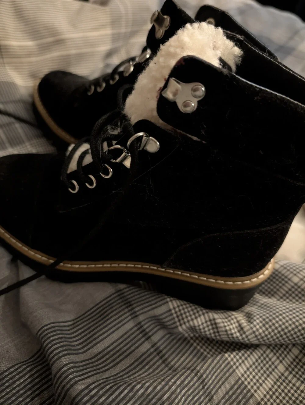 Black Lace-Up Sherpa Winter Boots